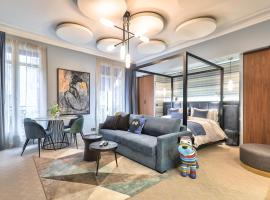 Hotel 33 Marbeuf, hotel i Paris