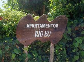 Apartamentos Rio Eo, hotel met parkeren in San Tirso de Abres