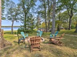 Lake Livin Cozy Cabin with Dock, Bar, 2 Kayaks
