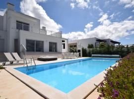 Comfortable villa with private pool in Nadadouro, beach rental sa Nadadouro