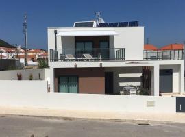 Villa das Hortas: new & modern villa @ Silvercoast - Portugal, nastanitev ob plaži v mestu Salir de Porto