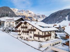 Residence Cesa Rives, apartment in Selva di Val Gardena