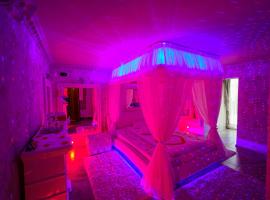 Anadi Hotel Boutique ONLY ADULT, hotel in Braşov