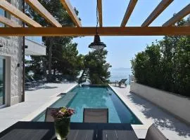 Luxury Beachfront Villa White Bellezza with private pool at the beach on Brac island - Sumartin