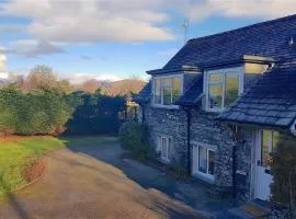 3 Bed Barn - Sleeps 6 - Parking - WIfi