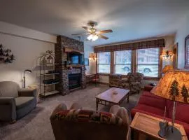 3 Br- Sleeps 8 with Jetted Tub - No CF