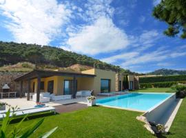 포르넬스 데 라 셀바에 위치한 호텔 Fornells de la Selva Villa Sleeps 10 with Pool Air Con and WiFi
