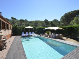 Fornells de la Selva Villa Sleeps 5 with Pool and WiFi โรงแรมในฟอร์เนลเดลาเซลวา