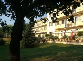 Das Mittelpunkt – hotel w mieście Mörbisch am See