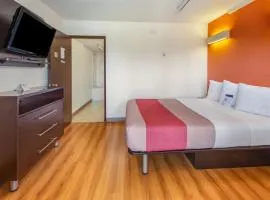 Motel 6-Lethbridge, AB