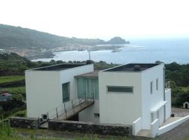 Casa da Ribeira, ваканционно жилище в Лажес до Пико