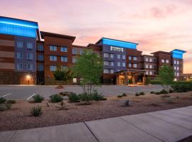 Staybridge Suites - Scottsdale - Talking Stick, an IHG Hotel، فندق بالقرب من اوديسي أكواريوم، سكوتسديل