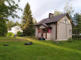 Art House & Sculpture Garden, apartment in Mänttä