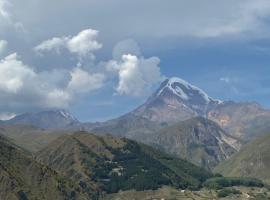 Hotel IVERIA, hotel en Kazbegi