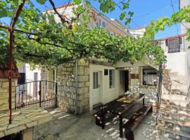 Melon-1, Murter, House for rest