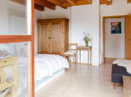 4-Zimmer-Ferienwohnung Bienenstock: Dobel'de bir kiralık tatil yeri