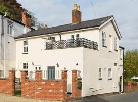 Grundy's Lane Apartments, apartment in Malvern Wells