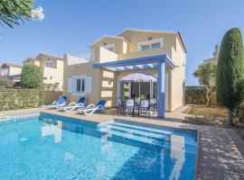 Villas Amarillas, holiday home in Cala Blanca