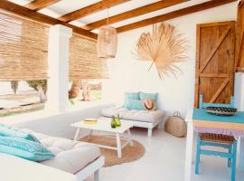 Romantic&Cozy Oasis in Paradise for 2, hotel v destinaci Sant Ferran de Ses Roques