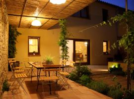 Ca l'Helena, Hotel in Castellet