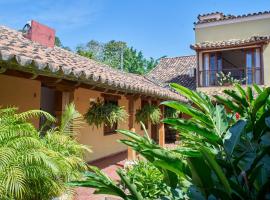 La Casa Amarilla, B&B in Mompos