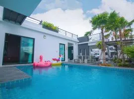Spring Vintage Pool Villa