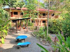 Hotel Tropical Sands Dominical, отель в городе Доминикаль