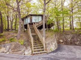 Unit 23 - Treetop 2 Bedroom Villa, Hotel in Four Seasons