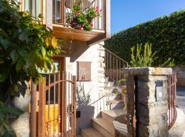 Borgo Cantagallo Casa Olivia 1, hotel in Tremosine