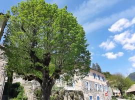 Le Sareymond, B&B di Menée