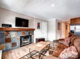 Panorama Alpine Condo: Hip Downtown Location