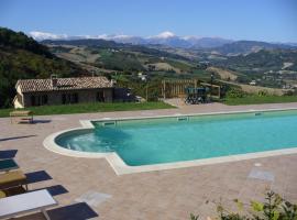 Agriturismo Il Sentiero, hotel pentru familii din Montalto delle Marche