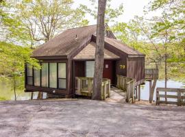 Unit 79 - Treeloft 3 Bedroom Villa, Hotel in Four Seasons