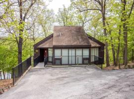 Unit 99 - Treeloft 3 Bedroom Villa, Hotel in Four Seasons