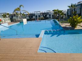 Oasis Beach 8 Top floor apartment in Torrevieja Punta Prima, villa in Torrevieja