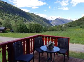 Eidsdal Camping og Feriehus, romantisches Hotel in Eidsdal