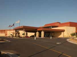 Grand Falls Casino & Golf Resort, hotelli kohteessa Larchwood