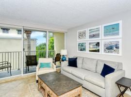 LaPlaya 202E Catch the gentle Gulf breezes on your private balcony beneath the swaying palms, hotel with parking in Longboat Key
