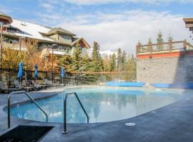 Fenwick Vacation Rentals Suites with Pool & Hot tubs, serviced apartment in Canmore