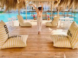 Alaçatı Barbarossa Hotel, ξενοδοχείο στο Τσεσμέ