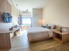 I-Home Residence and Hotel، فندق في Pluak Daeng