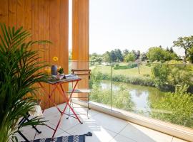 Il Lago - Azur - Cozy Luxurious Smart Home By The Lake, hotel di Voluntari