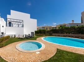Luxury Townhouse with Pool in Alvor: Alvor'da bir lüks otel