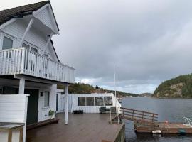 8 person holiday home in Urangsv g, hotel with parking in Steinsbø
