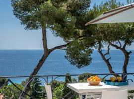 Appartement Mera Cosy apartment with incredible sea view, hotel in Èze