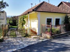 Lately renovated country house, cottage sa Trenčín