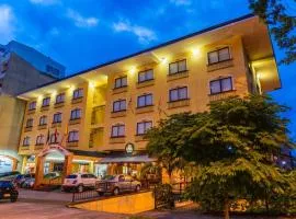Hotel Pinares Plaza