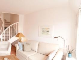 C-Haus Constanze, App 46, hotel in Wenningstedt