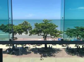 Apartamento de frente para o mar