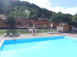 Camping La Bernede, hotel with parking in Rennes-les-Bains